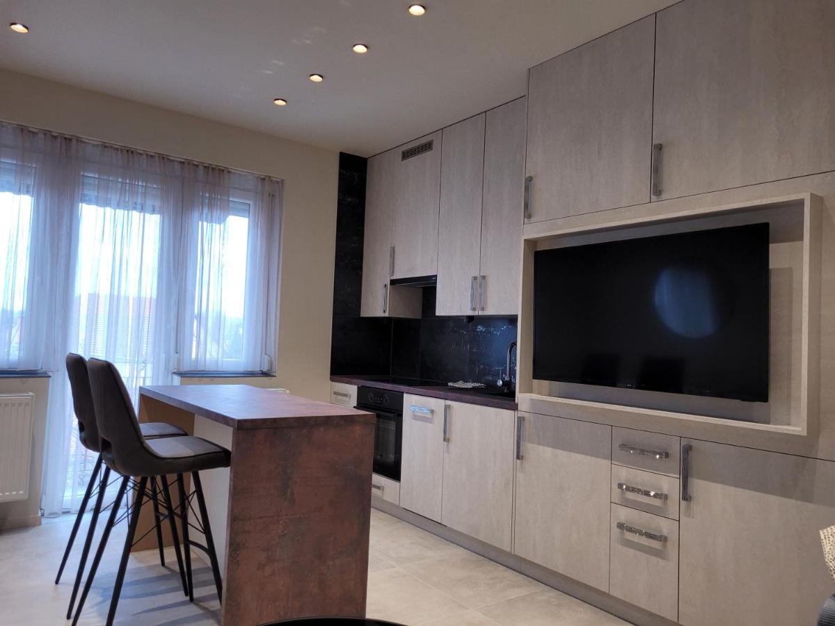 Lara II Apartman Debrecen Exterior photo
